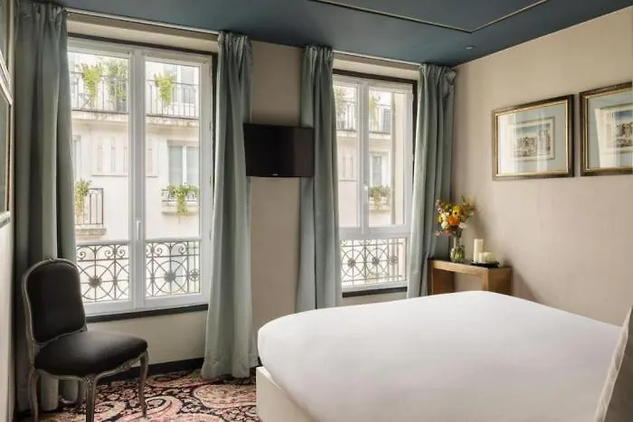 New Hotel République Parigi
